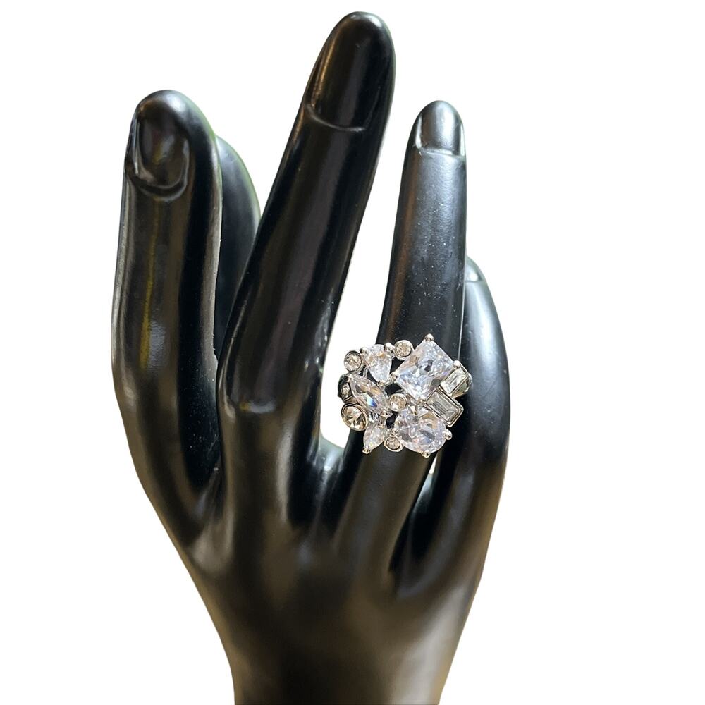 Avon Nataliya V. Collister Cluster Ring — Silvertone Rhinestone Size 7 Vintage
